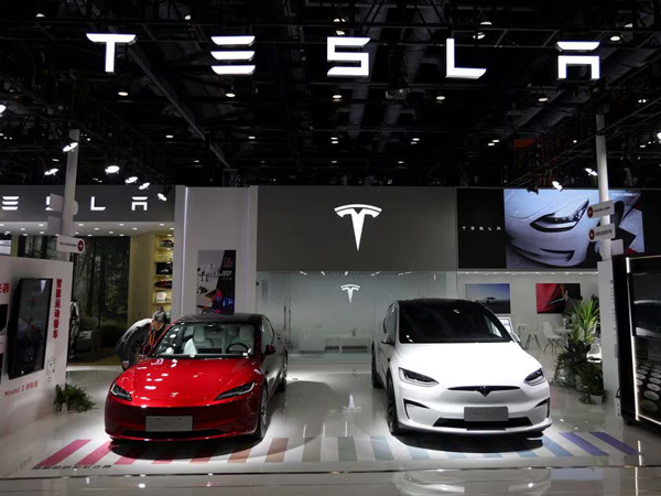 Cổ phiếu Tesla trượt dốc do doanh số tại Trung Quốc giảm mạnh trong dịp Tết Nguyên dán