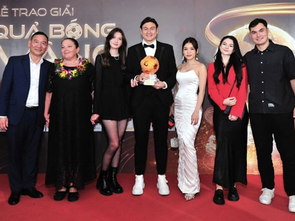 Nữ PT nóng bỏng hẹn hò thủ môn điển trai nhất tuyển Việt Nam, khéo léo thế nào mà khiến cả 'em chồng tương lai' quấn quýt không rời