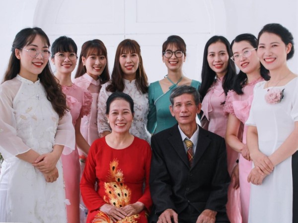 Người đàn ông Hà Nội là con trưởng, sinh 8 con gái: Tôi sướng hơn khối người