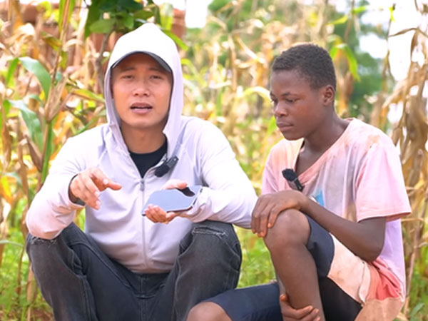 Mua đất, xây nhà tặng cho nhân viên, Quang Linh được khen tinh tế bởi điều này