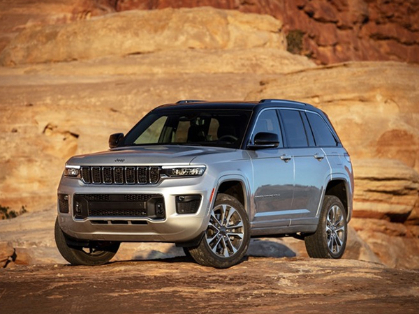 Jeep Grand Cherokee triệu hồi hơn 355.000 xe vì nguy cơ... rụng bánh
