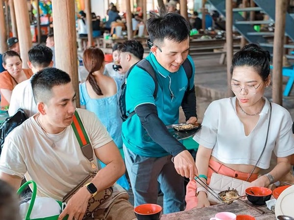 'Đứng hình' vì vé máy bay, lữ hành mở bán tour lễ 30/4-1/5 sớm