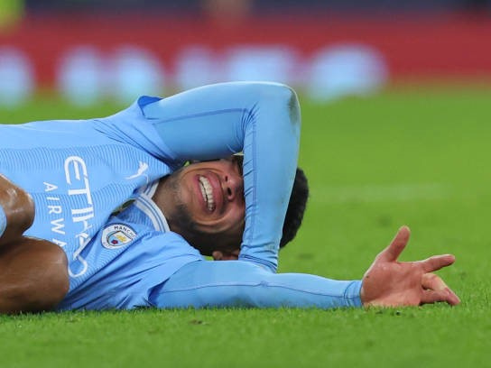 Rợn người với chấn thương của sao Man City