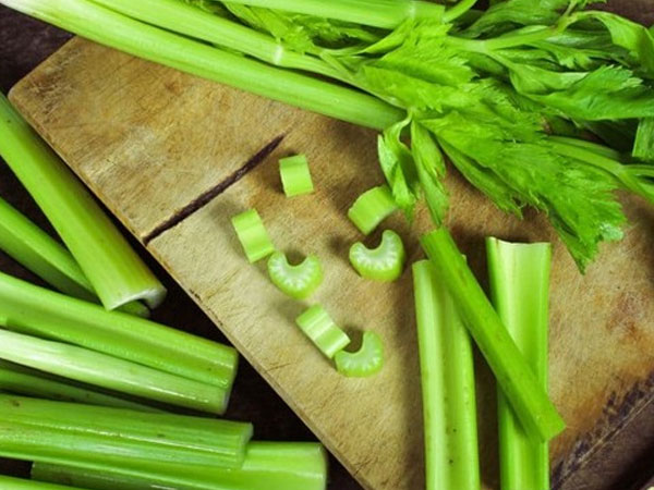 Hạn chế ăn những thực phẩm này nếu không muốn hơi thở nặng mùi