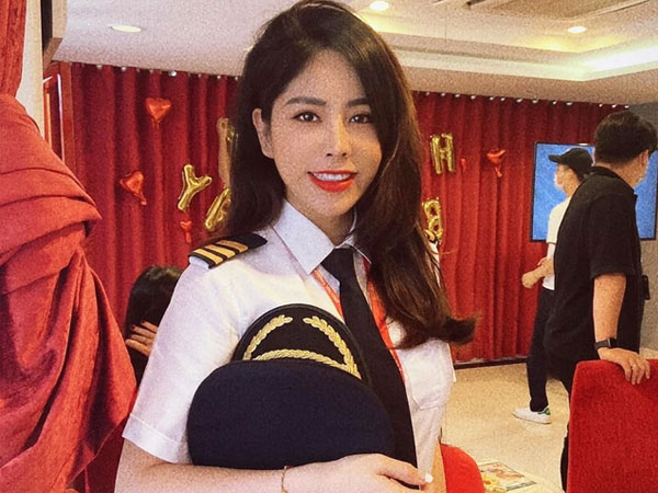 Nữ cơ phó được báo Trung Quốc gọi là 'phi công xinh đẹp nhất Việt Nam': Nhan sắc tuổi U40 gây bất ngờ