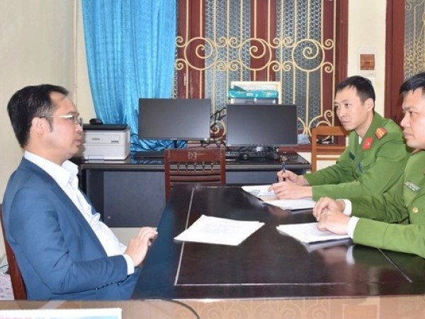 Bắt tổng giám đốc một công ty vàng bạc đá quý
