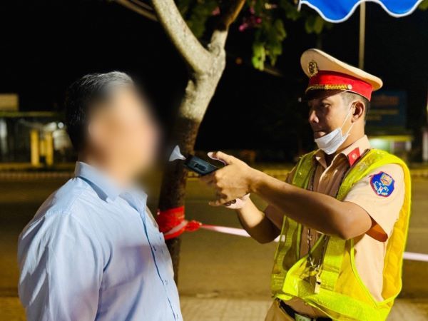 Bác sĩ lý giải tình huống 'không uống rượu bia vẫn có nồng độ cồn'