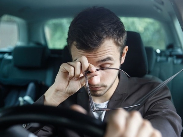 7 giải pháp cực đơn giản để tránh buồn ngủ khi lái xe