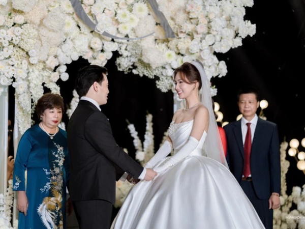 Lộ diện chồng doanh nhân ngành xe hơi, hơn 5 tuổi của nữ diễn viên Ngọc Anh: Hẹn hò gần 2 năm, quyết định cưới vì tình yêu của chồng