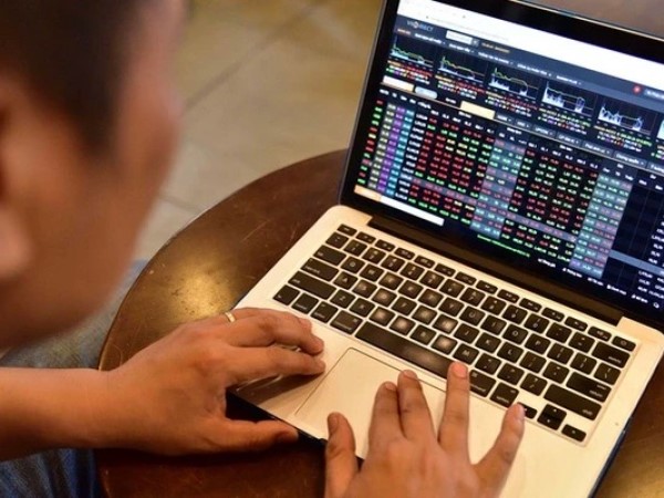 Em gái Chủ tịch Thế giới Di động muốn bán 200.000 cổ phiếu