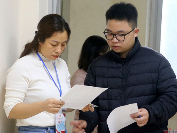 Hàng trăm thí sinh phải dừng thi đánh giá tư duy của Bách Khoa vì mất internet