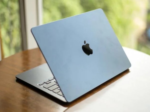 MacBook Air M3 có giá gần 28 triệu đồng