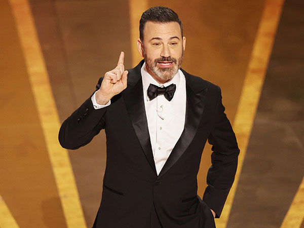 MC Jimmy Kimmel vấp phải ý kiến trái chiều vì trò đùa kém duyên tại Oscar