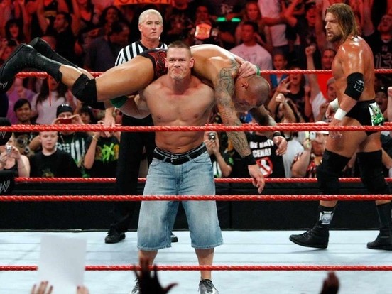 John Cena - Nhân vật gây sốc nhất hôm nay: Sự nghiệp thể thao đỉnh không kém The Rock, có khối tài sản cực khủng