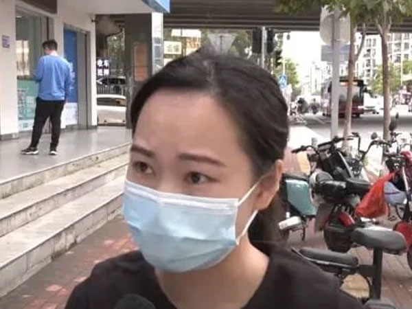Con đi hủy thuê bao điện thoại của mẹ quá cố để không tiếp tục bị trừ tiền, nhân viên từ chối với lý do: 'Chính chủ phải có mặt!'