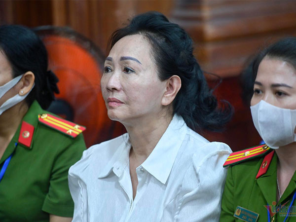 Thuộc cấp của bà Trương Mỹ Lan bật khóc nói: ‘Bị cáo quá tin người’