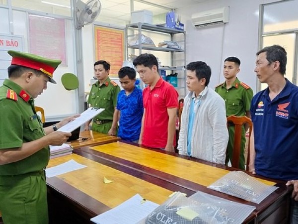 Khởi tố 4 nhân viên công ty giao hàng nhanh vì biển thủ tiền hàng