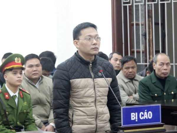 Giám đốc trung tâm đăng kiểm ở Hoà Bình 'lĩnh' 4 năm tù về tội 'Nhận hối lộ'