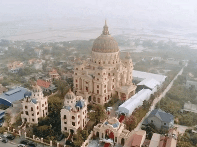 Không chỉ có Tràng An - Bái Đính, Ninh Bình còn là mảnh đất của những dinh thự bạc tỷ, 1 gia đình xây luôn 5 lâu đài liền kề!