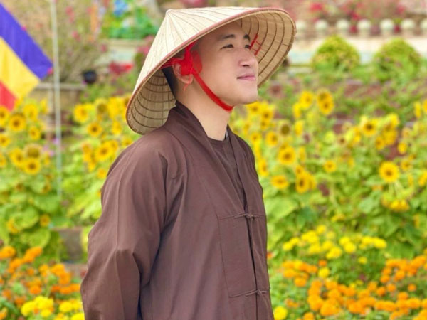 Cuộc sống khác biệt của Huy Cung và vợ cũ hậu ly hôn trước tin đồn anh xuống tóc vì biến cố hôn nhân