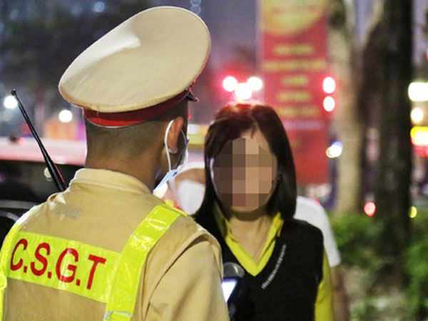 Tại sao xe nồng nặc mùi rượu nhưng tài xế có nồng độ cồn bằng 0?
