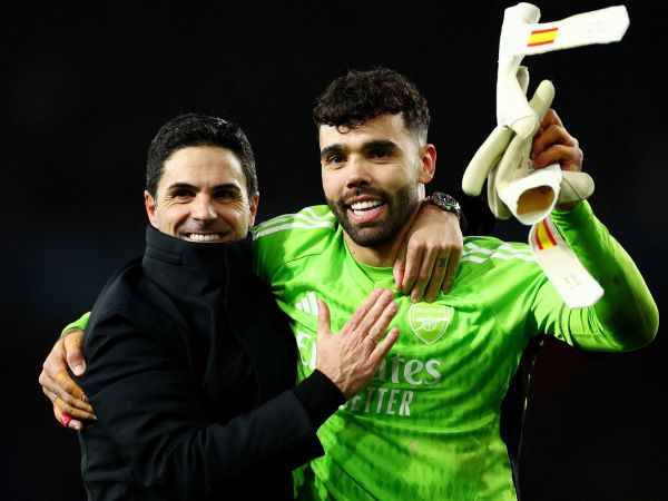 Arsenal vào tứ kết Cúp C1: Bàn tay vàng David Raya