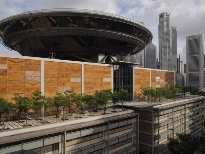 Singapore xét xử vụ bốn anh em hiếp dâm em gái suốt 4 năm
