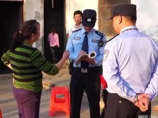 Cặp vợ chồng phát hiện 5,7 tỷ đồng trong kho thóc biến mất lập tức báo cảnh sát: Sau khi con trai nạn nhân tiết lộ 1 chi tiết, 4 người bị bắt giữ