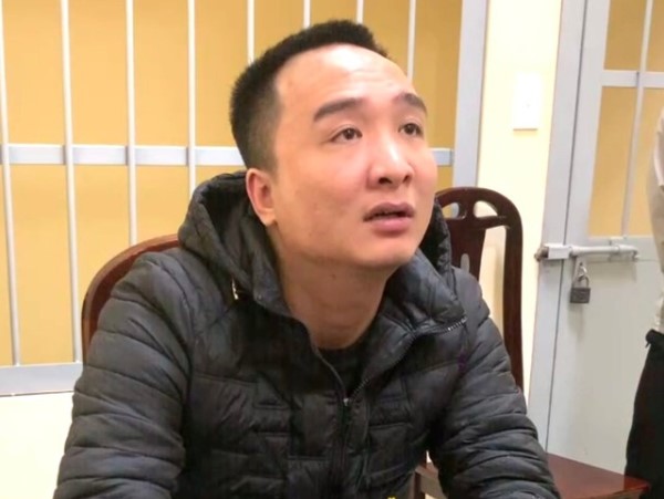 Anh chồng bị 'ảo giác', cầm dao đâm em dâu vì tưởng là trộm