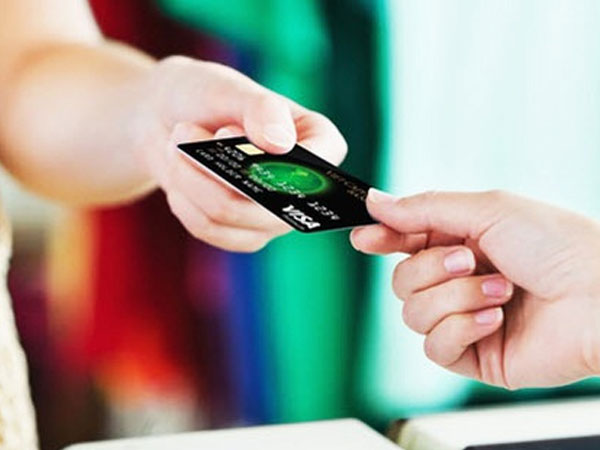 Vụ thẻ tín dụng 8,5 triệu bị đòi nợ 8,8 tỷ: Khách bức xúc 'tôi không vay xu nào'