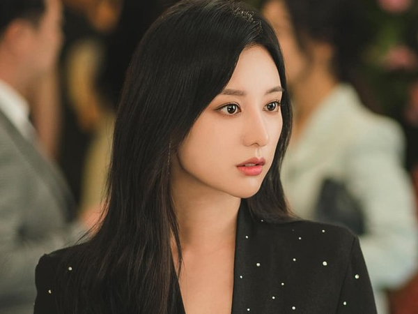 Vai nữ chính Queen of Tears vốn là của mỹ nhân này, visual chuẩn tài phiệt nhưng diễn thua xa Kim Ji Won