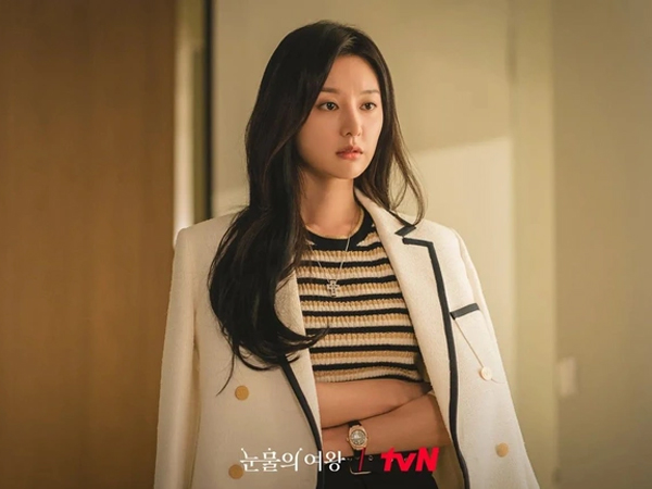 'Nguyên mẫu' của Kim Ji Won trong phim là đại công chúa Samsung: Style lẫn thần thái đều 'khớp lệnh'?