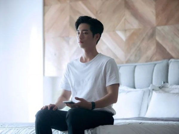 Bỏ vợ để cưới nhân tình, người đàn ông chua chát khi thấy thứ đặt trước cửa nhà vợ sắp cưới