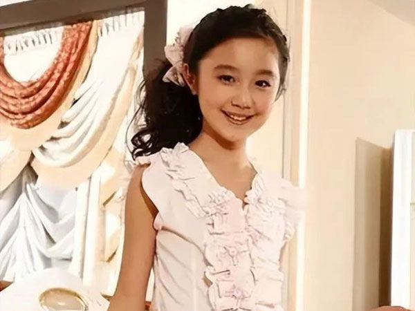 Sao nhí 'giả dối nhất showbiz' dậy thì thất bại sau 15 năm, lợi dụng bệnh ung thư lừa tiền tỷ từ fan
