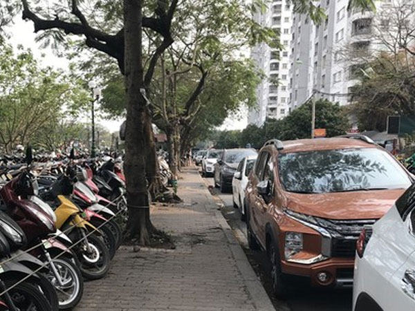 Hà Nội triển khai thu phí đỗ xe không dùng tiền mặt từ 1/5