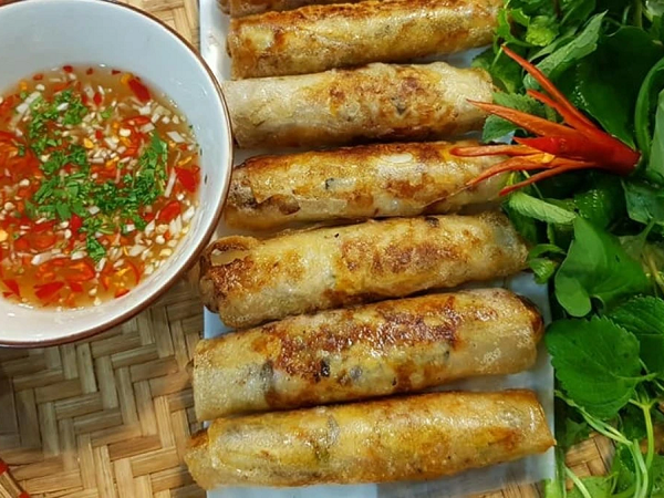 Cuối tuần làm nem rán thơm ngon đãi cả nhà