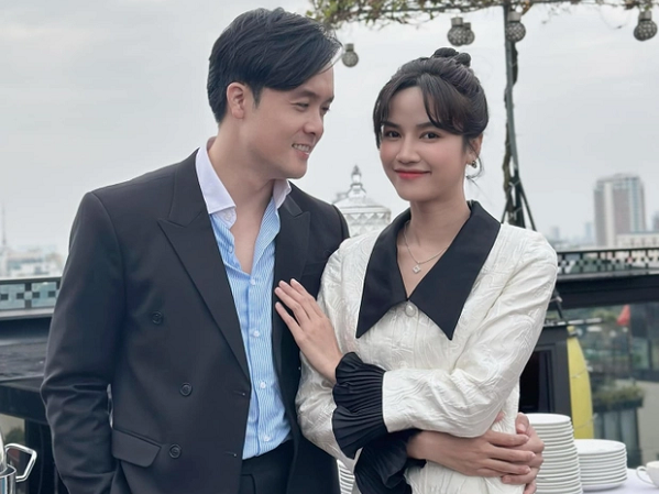 Cặp đôi Vbiz yêu nhau ngoài đời nhưng ghét nhau trên phim, nhà trai còn phải nhìn nhà gái tình tứ với bạn diễn