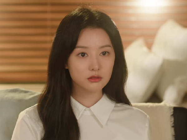 Kim Ji Won cưỡng hôn Kim Soo Hyun, rating Queen of Tears lập tức tăng vọt