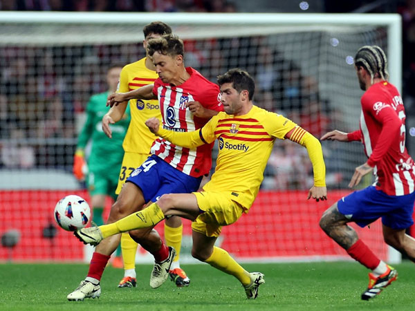 Lewandowski sáng rực, Barca thắng đậm Atletico