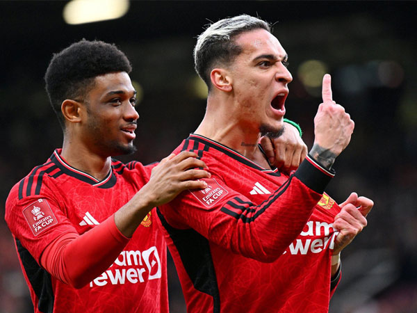 Kinh điển từ đầu chí cuối, MU thắng siêu kịch tính trước Liverpool ở FA Cup