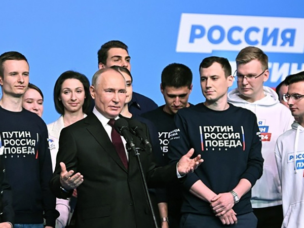 Ông Putin phát biểu mừng chiến thắng, công kích Mỹ