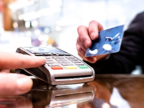 Vụ vay 8,5 triệu 'ôm nợ' 8,8 tỷ đồng: Phân biệt loại thẻ, trách nhiệm ngân hàng