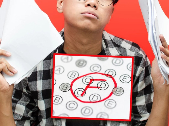 Blogger tiếng Anh ở Trung Quốc không qua nổi kiểm tra năng lực cơ bản, dân mạng cạn lời