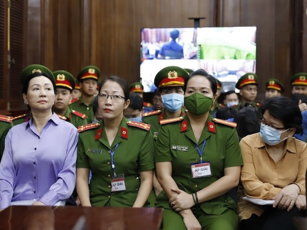Bà Trương Mỹ Lan dùng tài sản nào để bồi thường cho SCB?