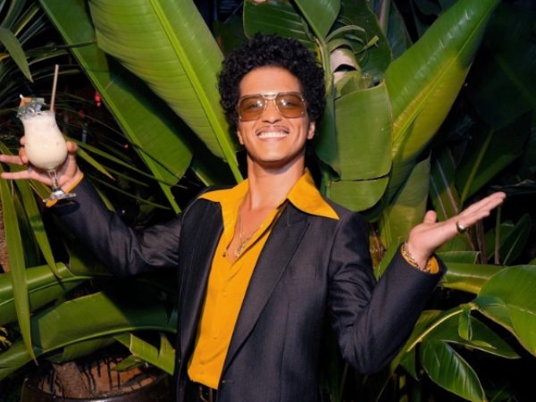 Thực hư việc ngôi sao Bruno Mars nợ cờ bạc 50 triệu USD?