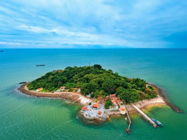 Phát hiện hòn đảo được ví như viên ngọc xanh giữa biển miền Bắc, cách Hà Nội hơn 100km, rộng chỉ hơn 10km2