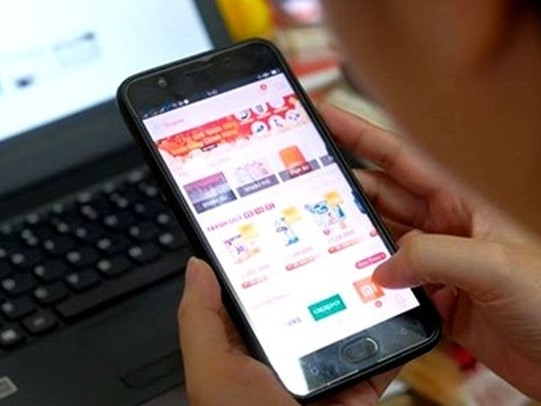 Cô gái ở Hà Nội mất 240 triệu đồng sau thương vụ ‘hoa hồng’ online