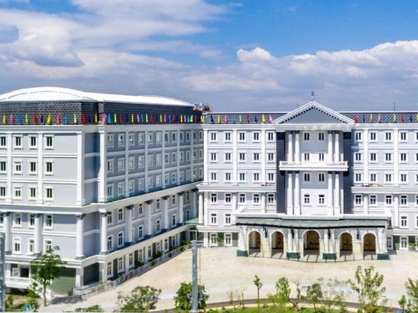 Phụ huynh cầu cứu, tiết lộ Trường Quốc tế Mỹ nợ hơn 3.000 tỷ đồng