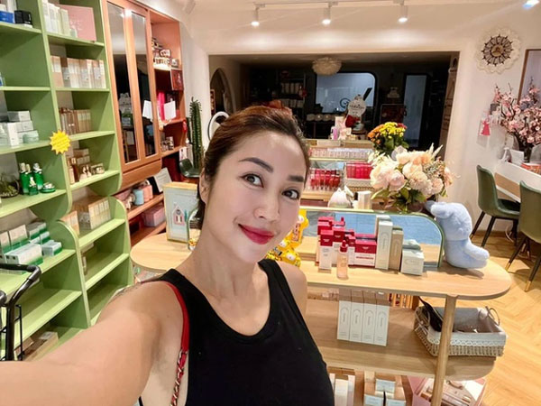 Sau khi rời Việt Nam, Ốc Thanh Vân đang làm công việc gì ở Úc?
