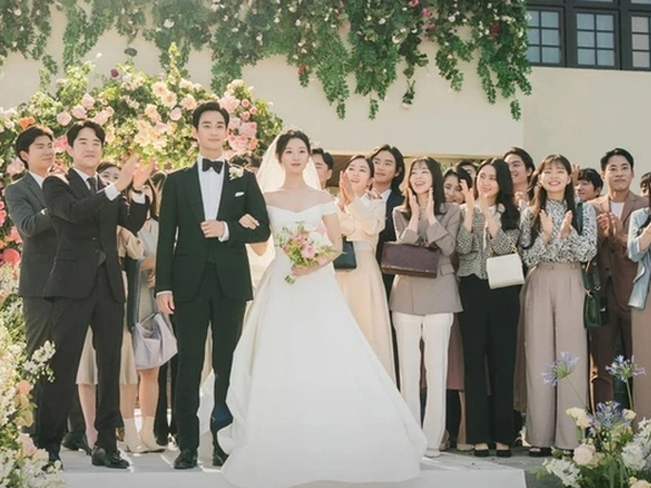 Xuất hiện ekip người Việt đằng sau thành công của Queen of Tears, netizen xem mà 'phổng mũi tự hào'